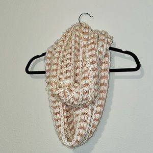 Pink & White Knit Scarf 🧣
